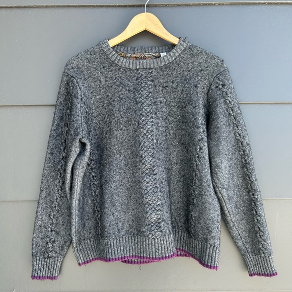 Robert Graham Sweaters - Classic Felted Heather Gray Sweater with Cable Detail - M